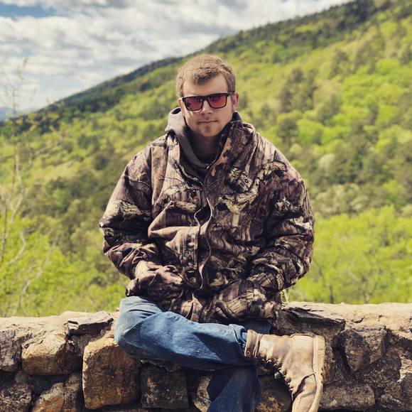 Meet your Posher, Tyler - Picture 1 of 1